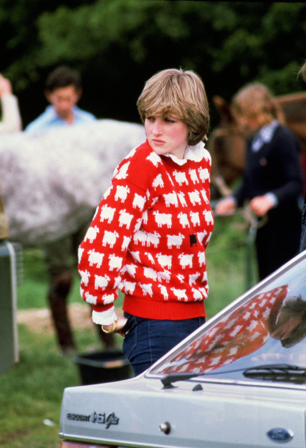 Princess Diana’s Famed Sweater Fetches $1 Million at Auction